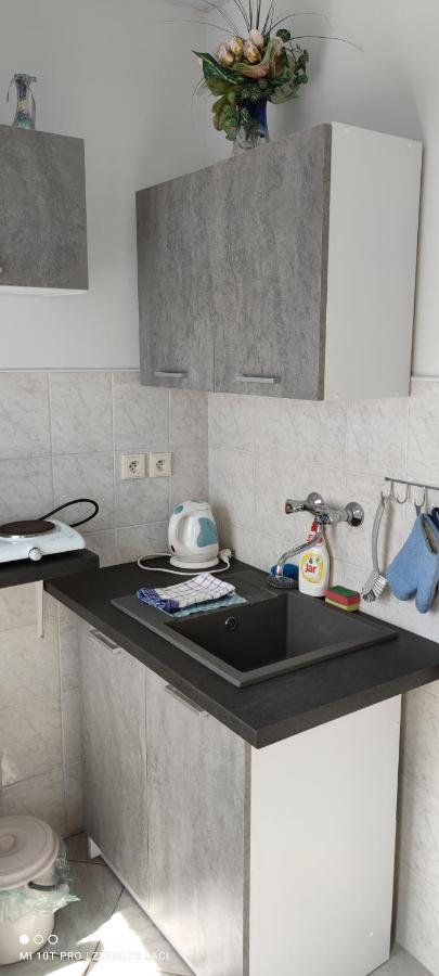 Hodosi Apartment