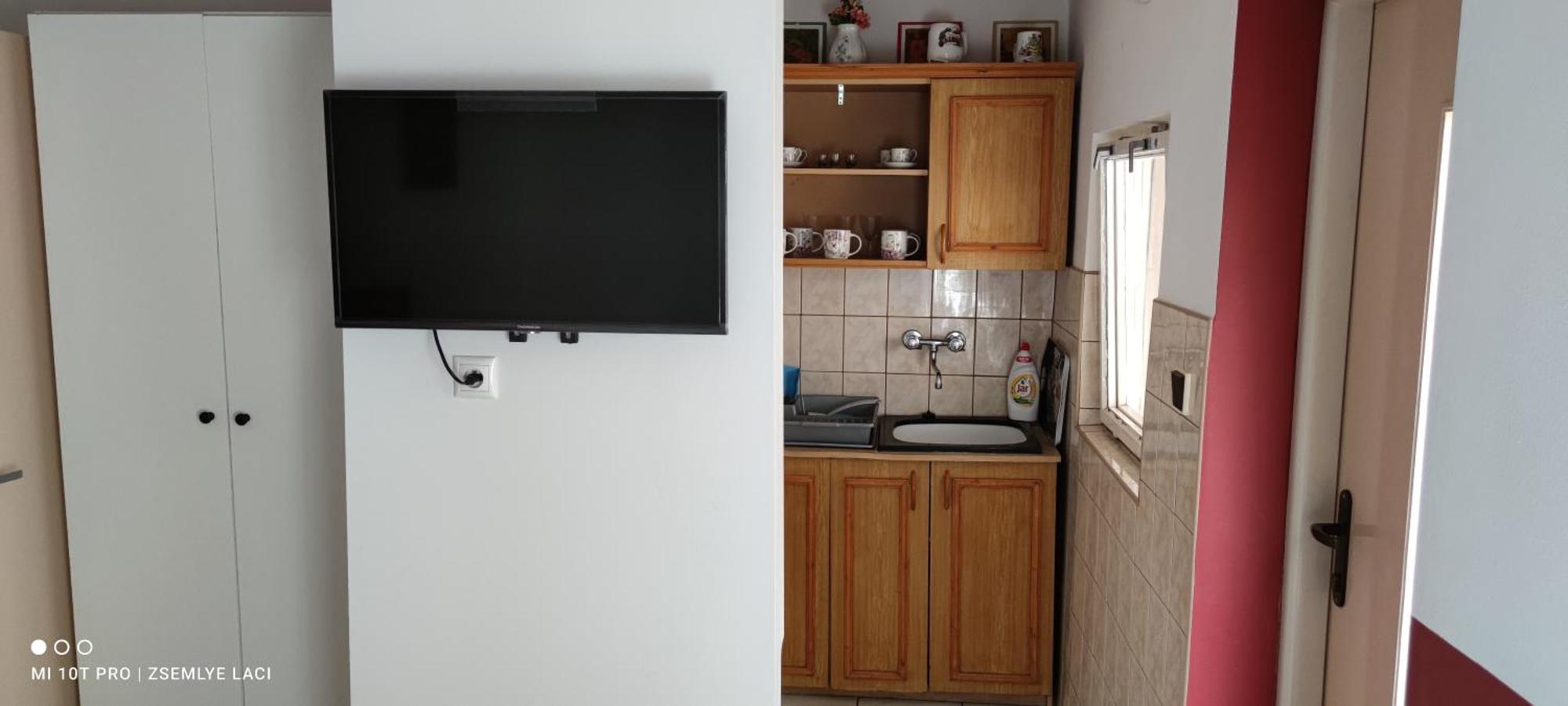 Hodosi Apartment